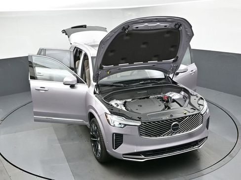 New 2026 Volvo XC90 B6 Plus w/ Protection Package Premier image 51