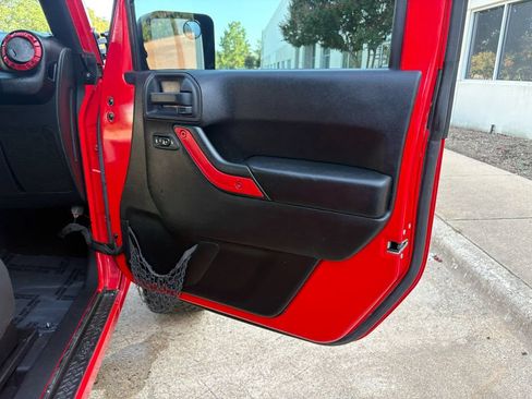 Used 2016 Jeep Wrangler Sahara w/ Connectivity Group AWD/4WD image 24