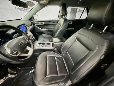 Used 2021 Ford Explorer XLT w/ Equipment Group 202A AWD/4WD image 21