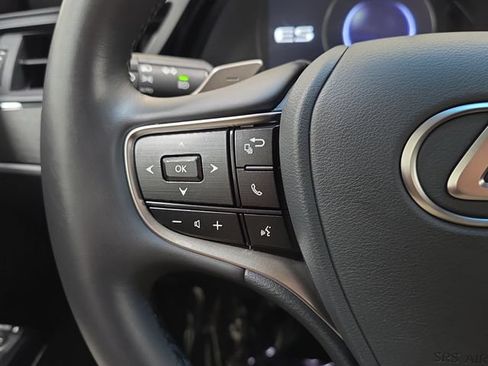 Used 2025 Lexus ES 350 w/ Premium Package FWD image 16