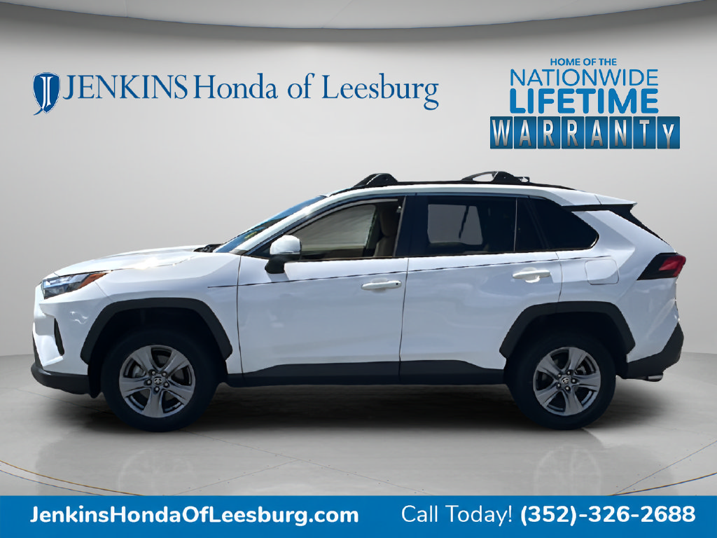 Used 2022 Toyota RAV4 XLE w/ Convenience Package FWD image 7