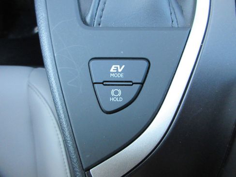 Used 2024 Lexus UX 250h FWD image 45