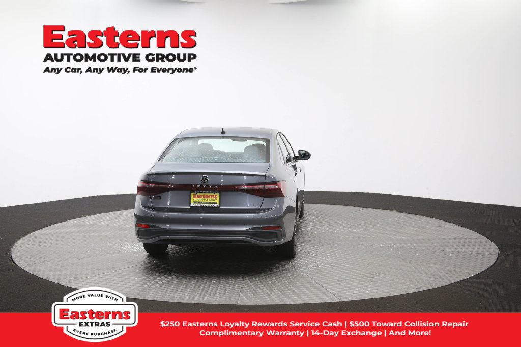 Used 2025 Volkswagen Jetta SE FWD image 37