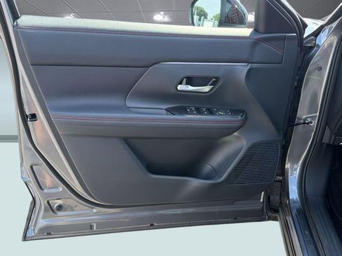 Certified 2026 Nissan Kicks SR FWD image 16