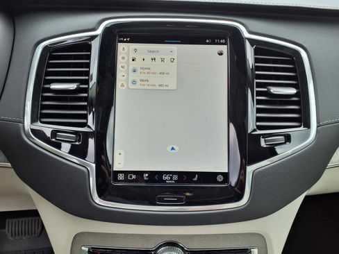 Used 2025 Volvo XC90 T8 Ultra w/ Protection Package Premier image 12