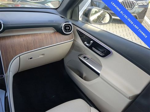 Used 2024 Mercedes-Benz GLC 300 4MATIC image 18