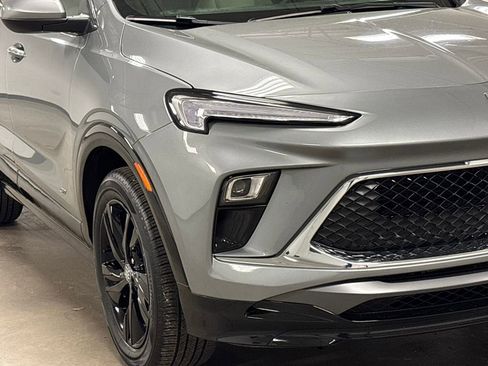 Used 2025 Buick Encore GX Sport Touring image 5