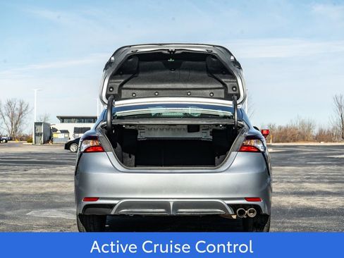 Used 2024 Toyota Camry SE image 10