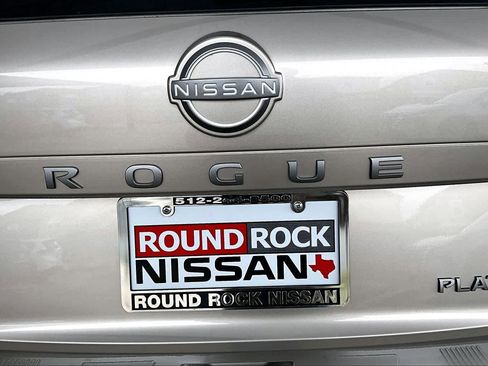 Certified 2025 Nissan Rogue Platinum w/ Platinum Premium Package image 9