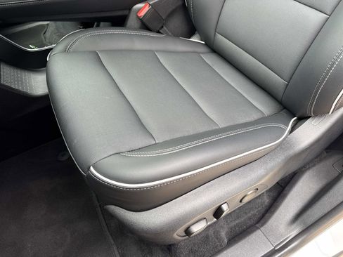 Used 2025 Buick Enclave Preferred image 18