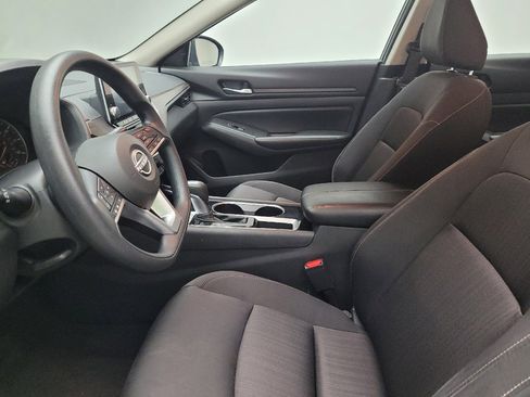 Used 2024 Nissan Altima 2.5 SV image 17