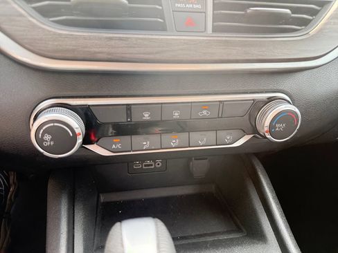 Used 2025 Nissan Altima 2.5 SV AWD/4WD image 29