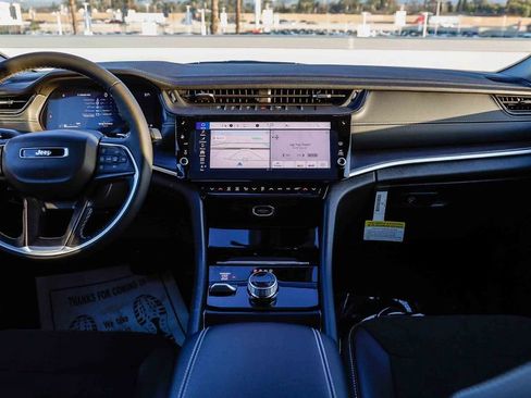 New 2026 Jeep Grand Cherokee Altitude image 14