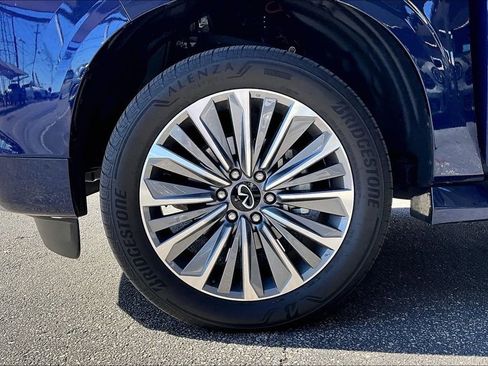 Certified 2025 INFINITI QX80 Sensory image 13