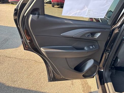 Used 2023 Chevrolet TrailBlazer LT AWD/4WD image 19