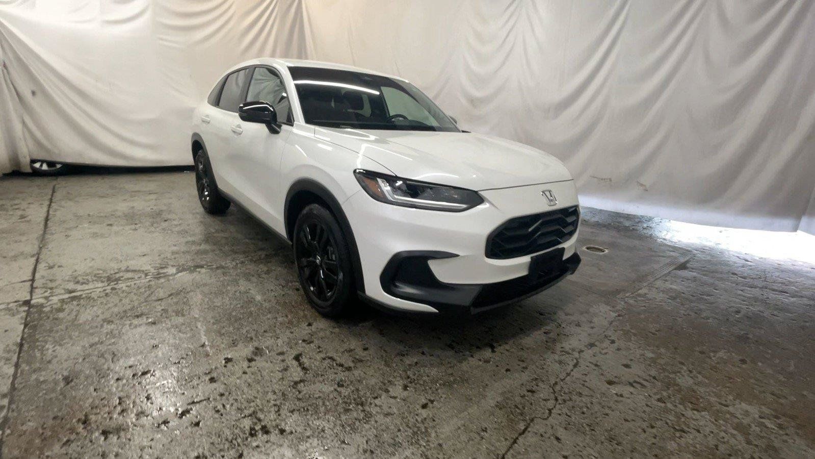 Certified 2026 Honda HR-V Sport image 2