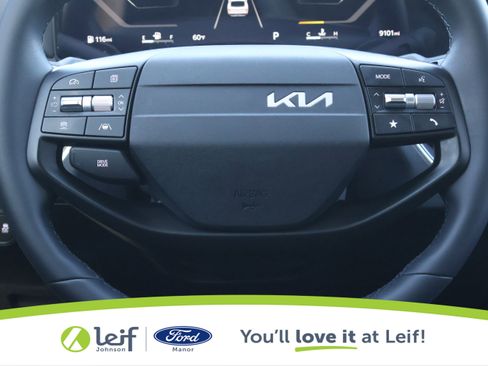 Used 2025 Kia K4 EX image 18