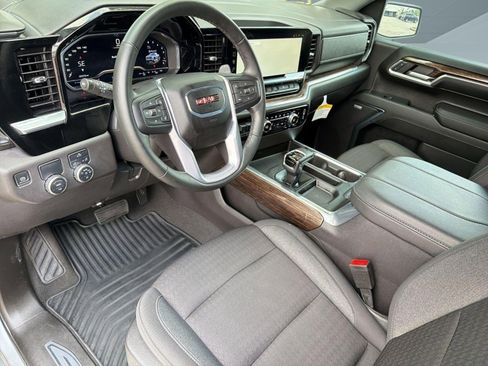 Certified 2024 GMC Sierra 1500 Elevation w/ Preferred Package image 4