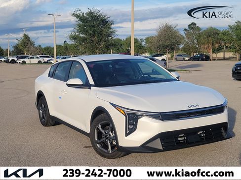 New 2026 Kia K4 FWD image 1