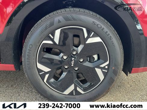 New 2026 Kia Niro Wind FWD image 7