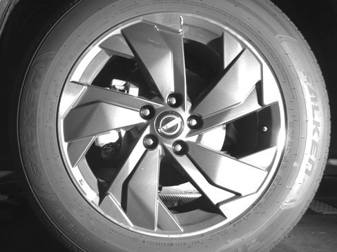 Used 2025 Nissan Rogue SV image 12