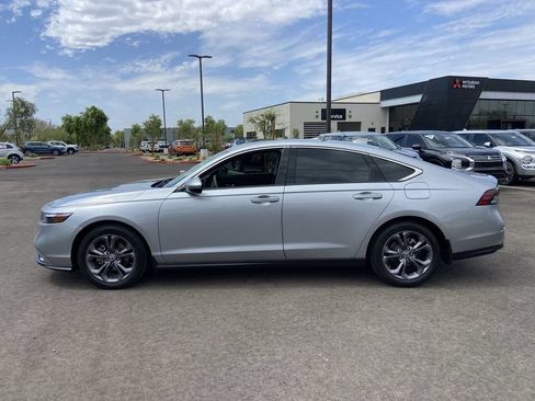 Used 2023 Honda Accord EX image 4