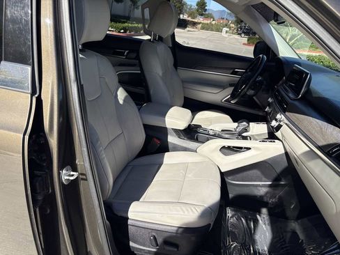 Used 2022 Kia Telluride EX image 19