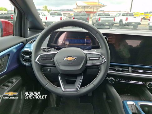 New 2026 Chevrolet Equinox EV LT AWD/4WD image 10