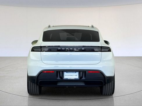 Certified 2026 Porsche Macan 4 Electric AWD/4WD image 7