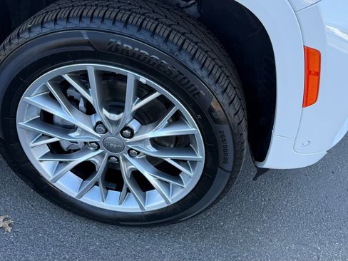 Used 2022 Jeep Grand Cherokee Summit image 10