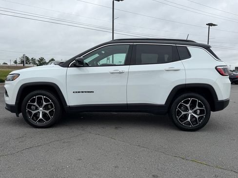 Used 2024 Jeep Compass Limited AWD/4WD image 4
