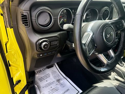 Used 2022 Jeep Wrangler Unlimited Sahara w/ Cold Weather Group AWD/4WD image 23