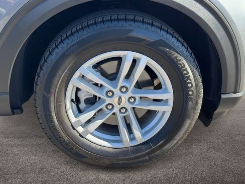 Used 2024 Ford Explorer XLT w/ Equipment Group 202A image 7