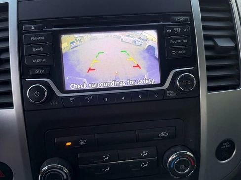 Used 2018 Nissan Frontier SV image 12