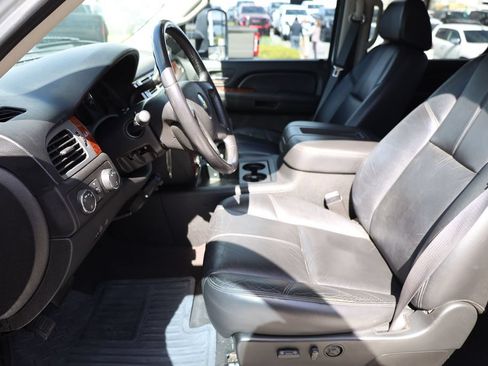 Used 2008 Chevrolet Silverado 3500 LTZ AWD/4WD image 11