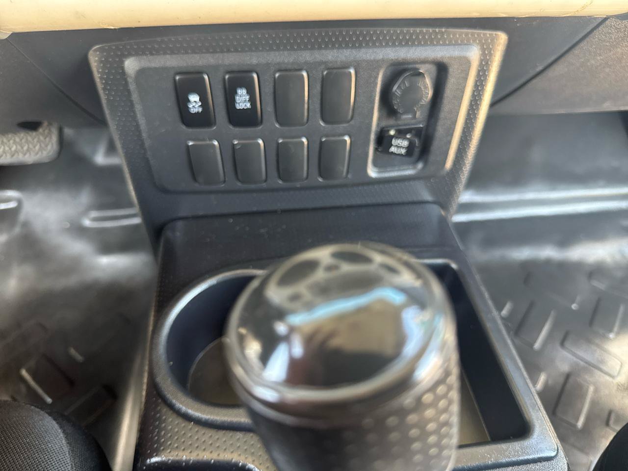 Used 2012 Toyota FJ Cruiser 2WD w/ Convenience Pkg image 27