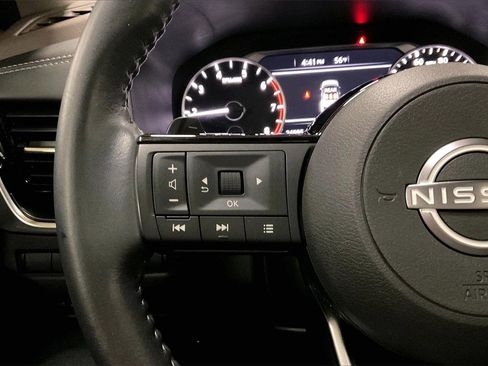 Used 2023 Nissan Rogue SV w/ SV Premium Package image 17