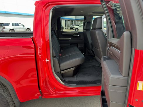 Used 2025 GMC Sierra 1500 Elevation w/ Elevation Premium Package AWD/4WD image 12