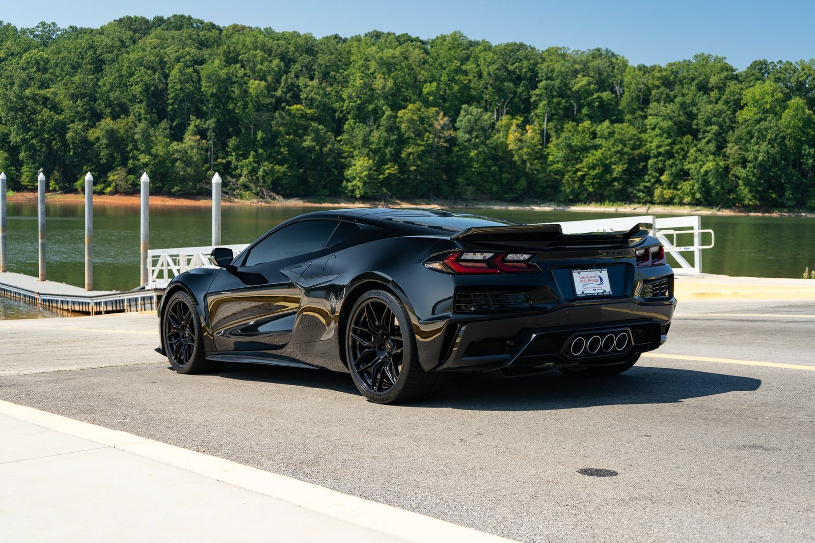 Used 2023 Chevrolet Corvette Z06 RWD image 16