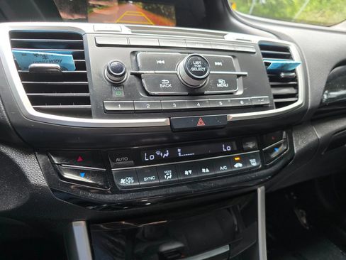 Used 2016 Honda Accord LX image 29