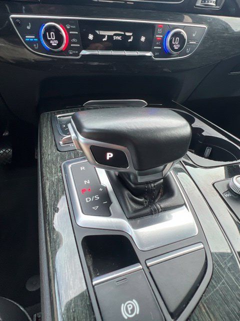Used 2018 Audi Q7 3.0T Prestige w/ Prestige Package AWD/4WD image 17
