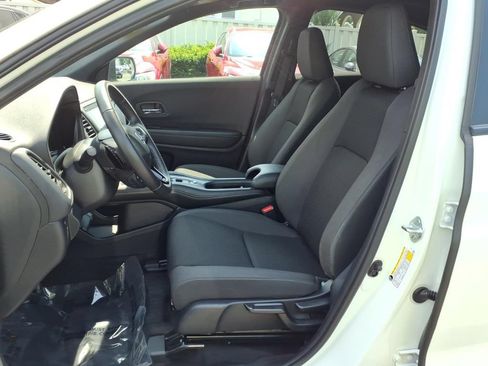 Used 2021 Honda HR-V Sport image 11