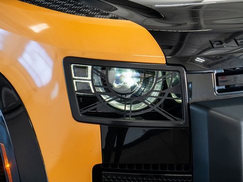 Used 2022 Land Rover Defender 110 X-Dynamic SE image 17