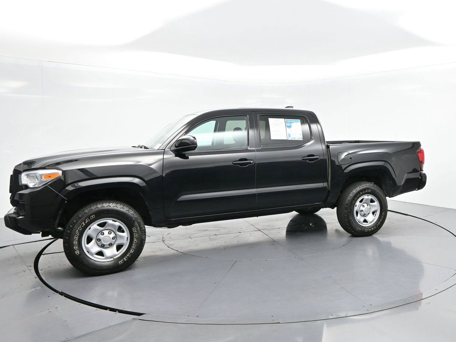 Used 2023 Toyota Tacoma SR w/ SR Convenience Package RWD image 3