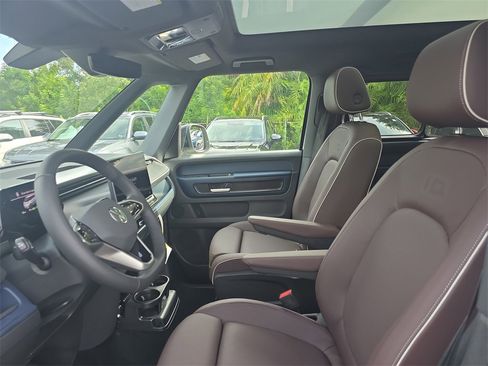 New 2025 Volkswagen ID. Buzz Pro S Plus image 21