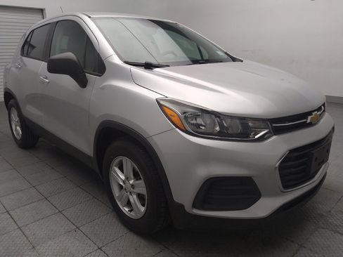 Used 2020 Chevrolet Trax LS w/ Tint and Cruise Package FWD image 13