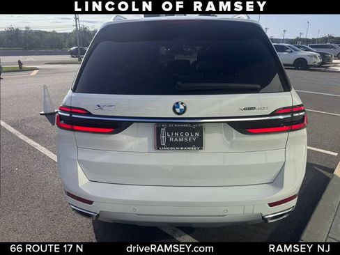 Used 2024 BMW X7 xDrive40i w/ Parking Assistance Package AWD/4WD image 4