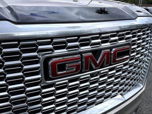 Used 2024 GMC Yukon XL Denali AWD/4WD image 29