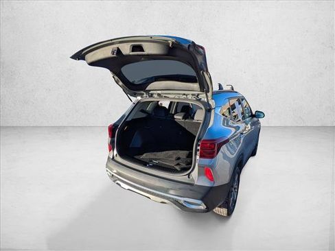 Used 2023 Kia Seltos S w/ Navigation Package image 23