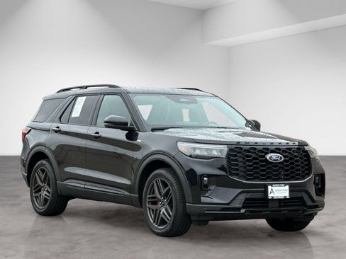 Used 2025 Ford Explorer ST-Line w/ Premium Package AWD/4WD image 8